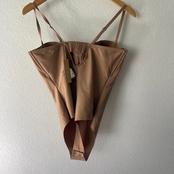 Skims Body Molded Underwire Sienna Tan Thong Bodysuit Size L BD-THG-3286 0709 - Picture 3 of 5